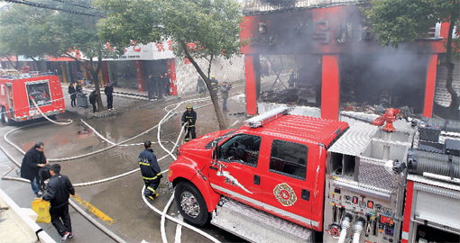 诸暨今晨发生一起火灾 一名消防战士英勇牺牲