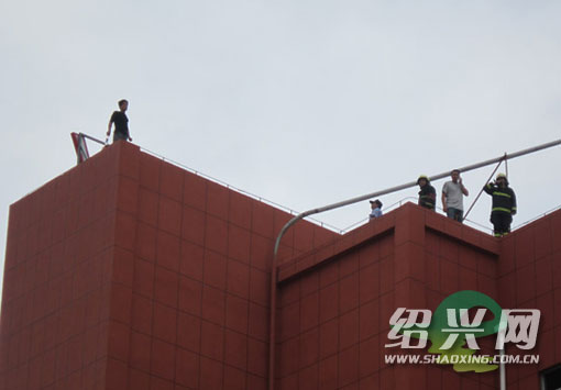 为讨要工资 安徽籍男子欲跳楼轻生[绍兴网-新闻