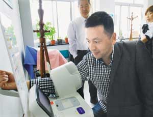 百名司机免费体检[绍兴网-新闻中心]