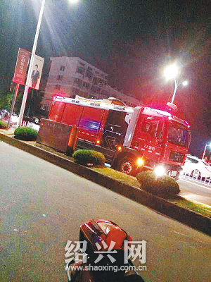 路遇交警查酒驾,无证驾车男子弃车跳河-酒驾,沈