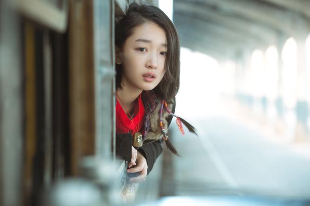 周冬雨获香港电影评论学会大奖最佳女演员|绍