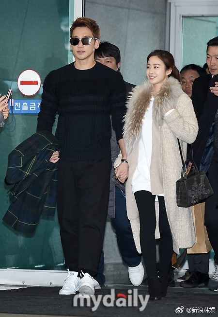 金泰希生女儿Rain急报喜 公开晒小宝宝可爱袜